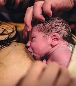 Les tout premiers moments avec le nouveau-né